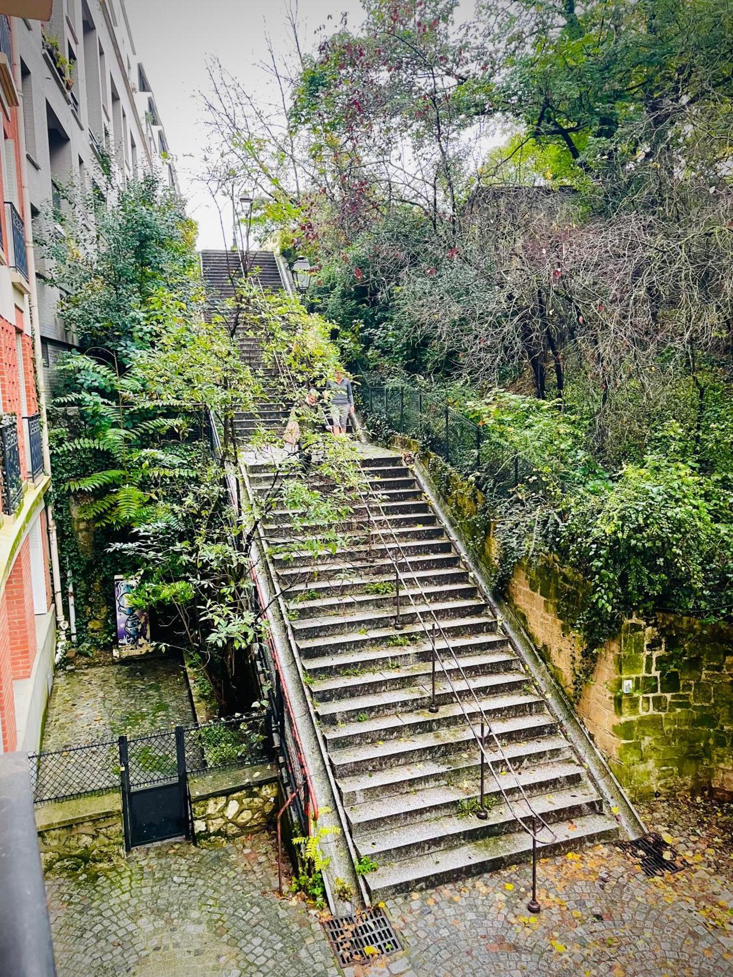 Petit Montmartre Dans Le 20e A Paris