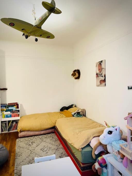 Petit Montmartre Dans Le 20e A Apartment *